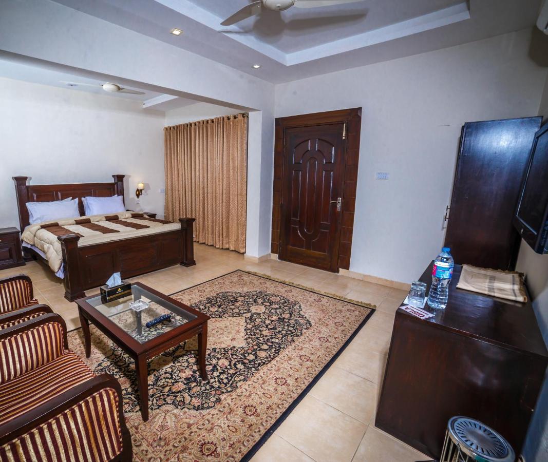 Vip House Otel Peşaver Dış mekan fotoğraf
