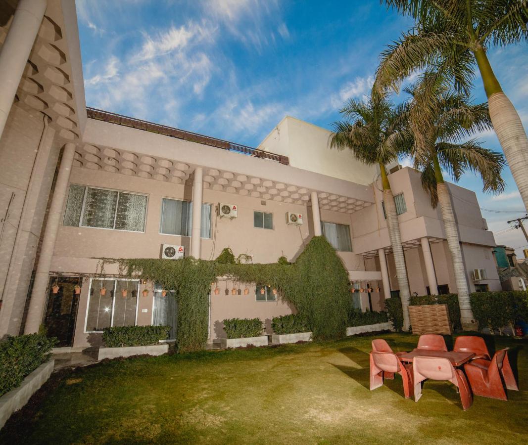 Vip House Otel Peşaver Dış mekan fotoğraf