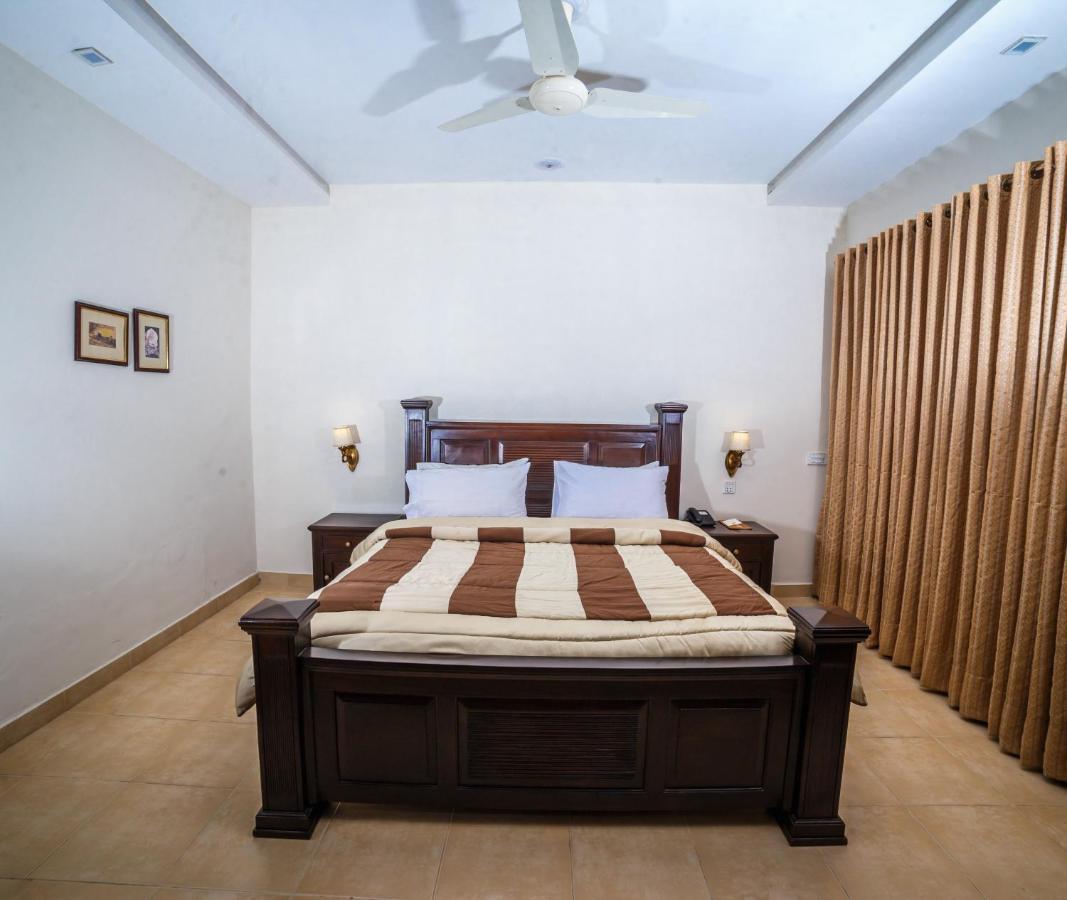 Vip House Otel Peşaver Dış mekan fotoğraf