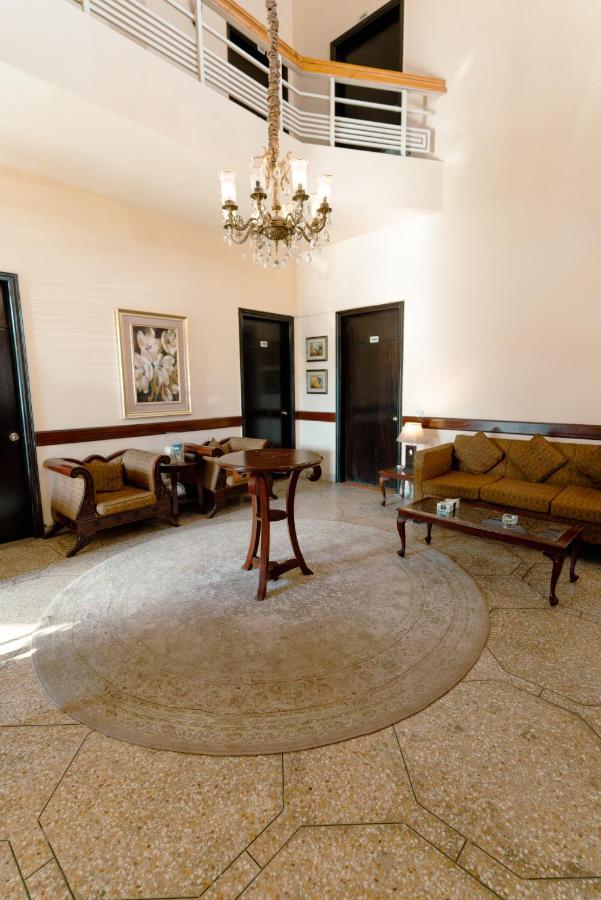 Vip House Otel Peşaver Dış mekan fotoğraf